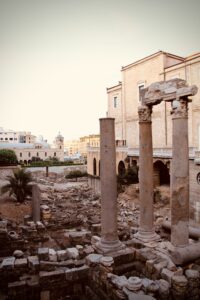 Il Paese dei Cedri tra Diplomazia e Realtà: Un Viaggio nella Politica Estera del Libano